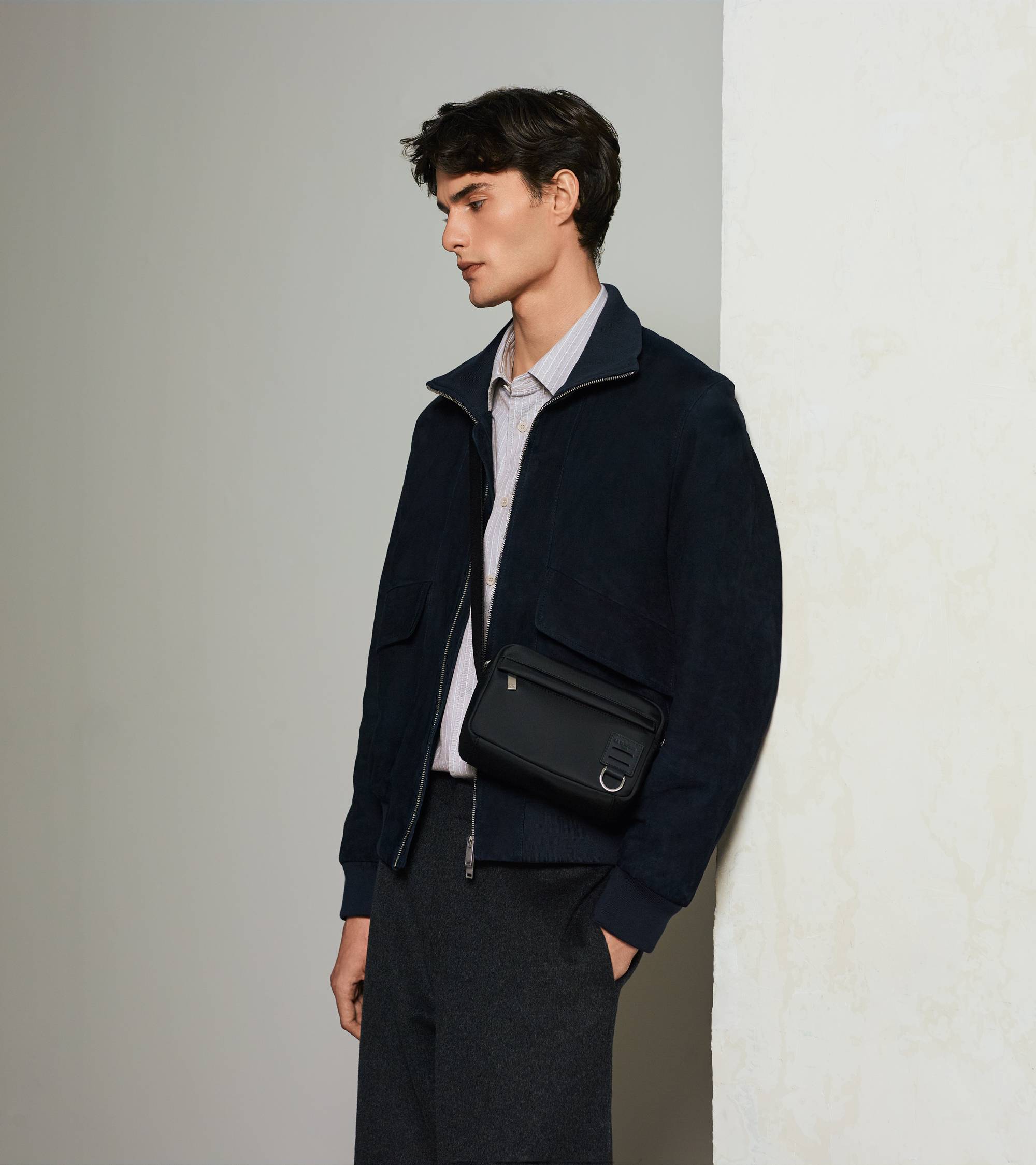 Kleine Umhängetasche Basile aus Nylongewebe und Glattleder