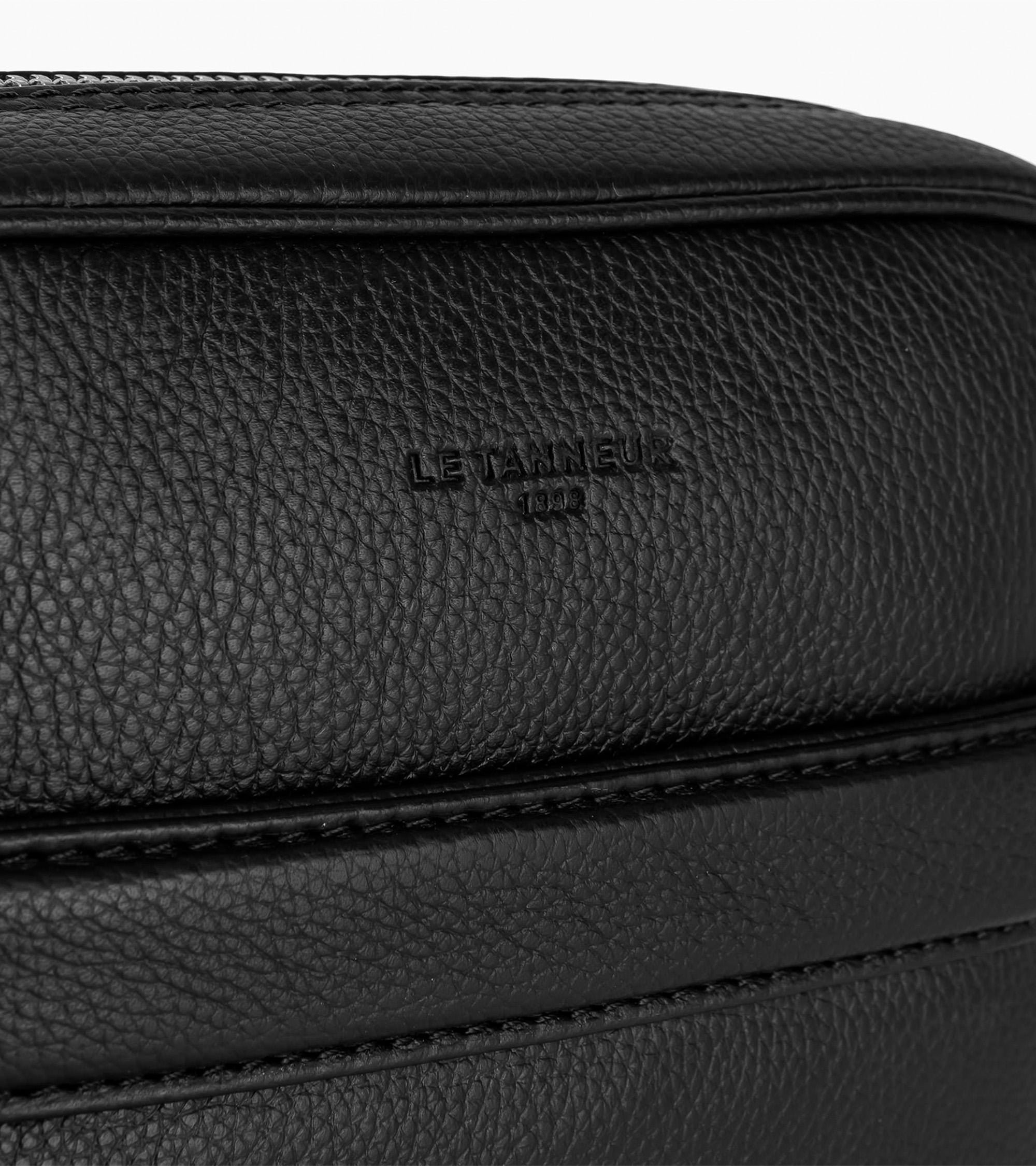 Mittelgroße Umhängetasche Charles aus genarbtem Leder