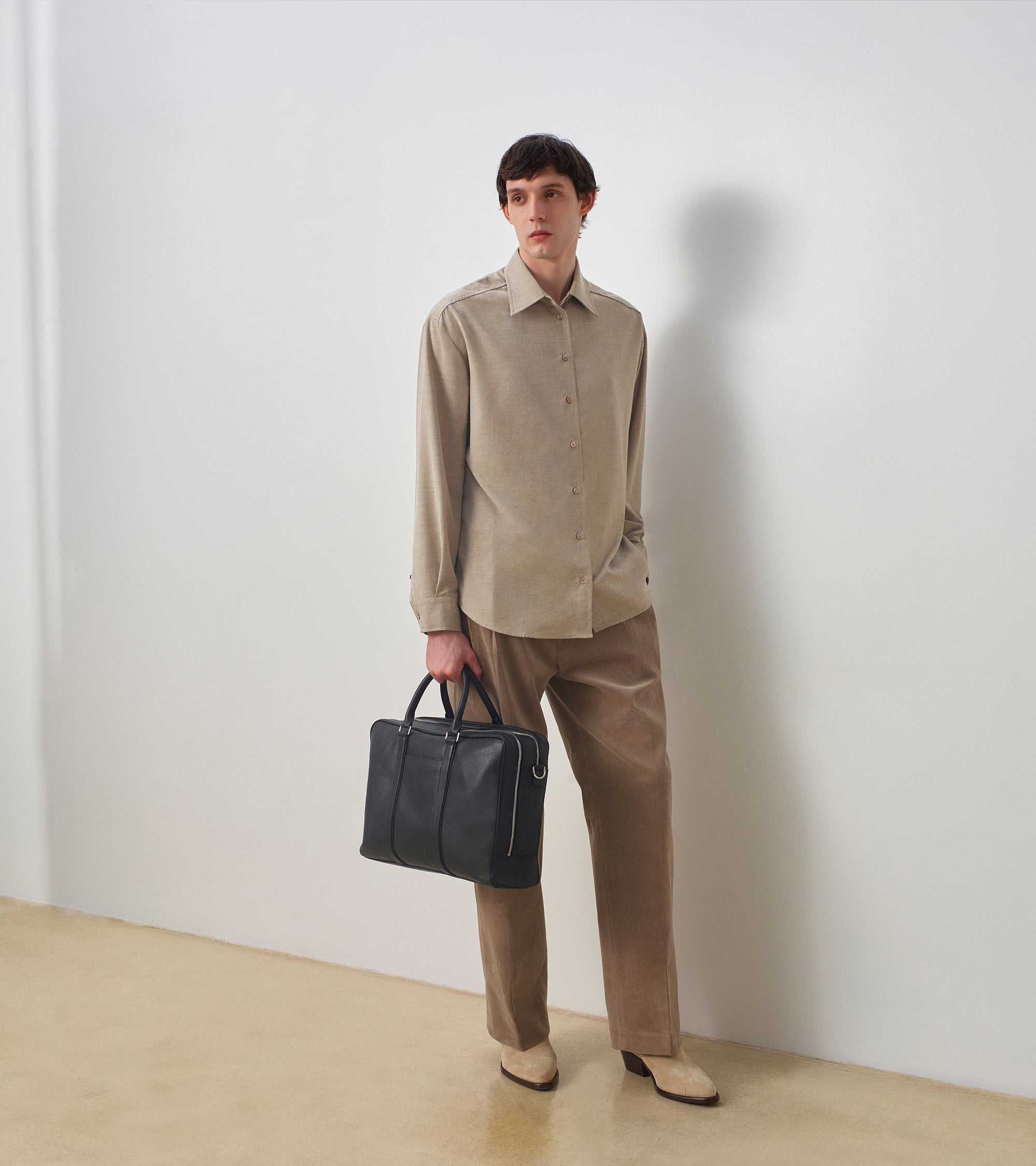 17" Charles Aktentasche aus genarbtem Leder mit 2 Reißverschlussfächern