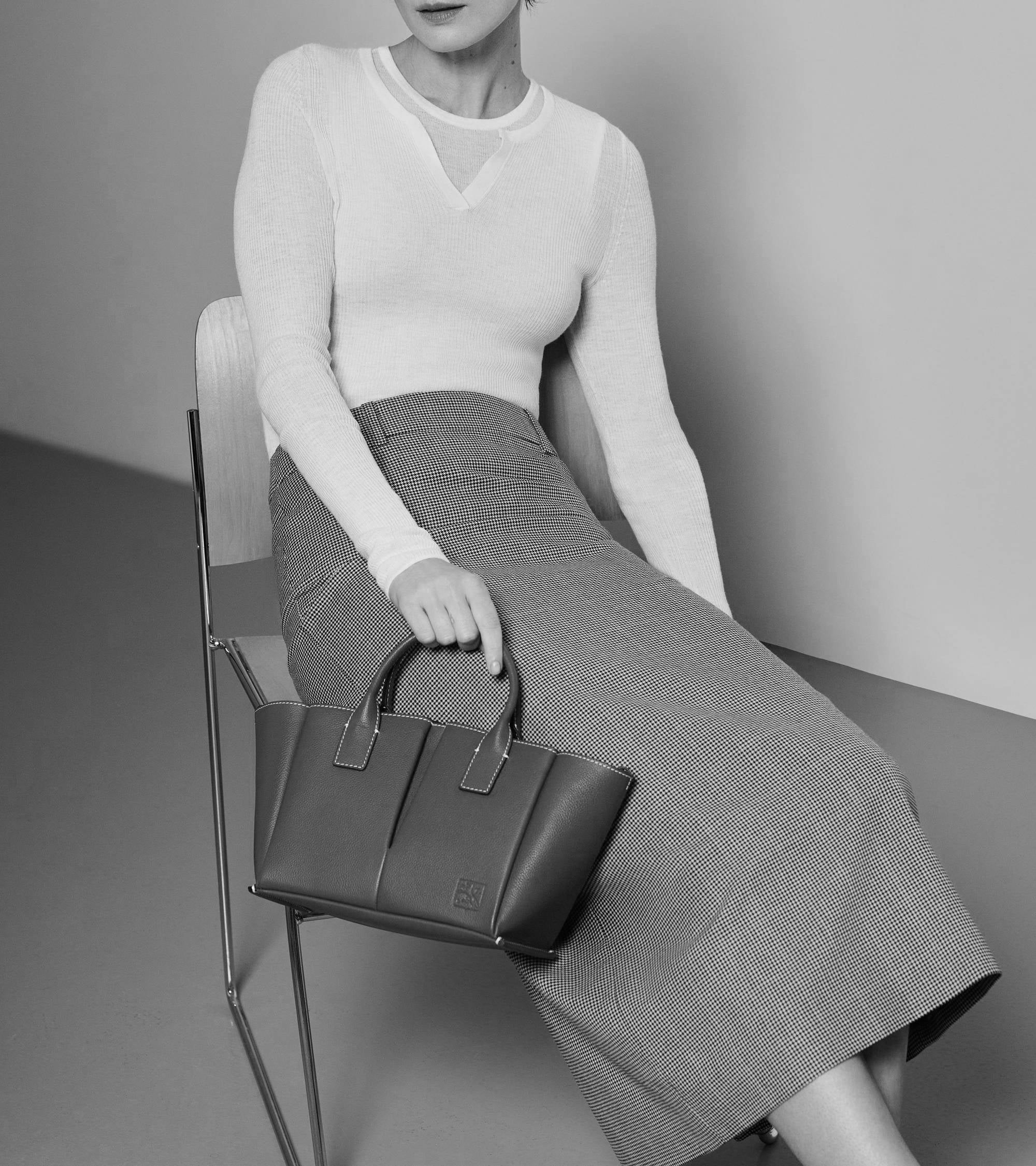 Kleine Handtasche Elena aus genarbtem Leder