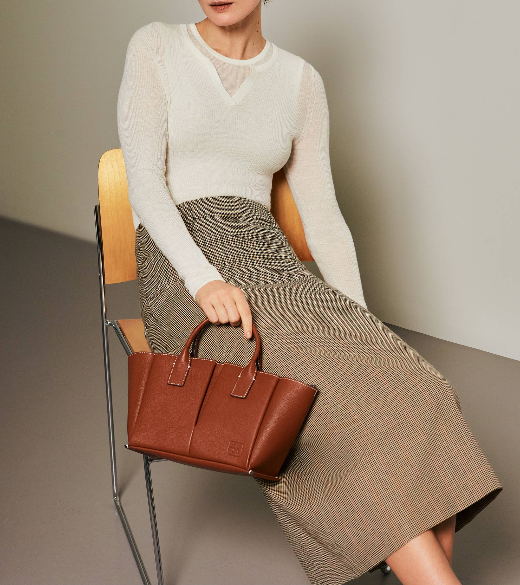 Kleine Handtasche Elena aus genarbtem Leder