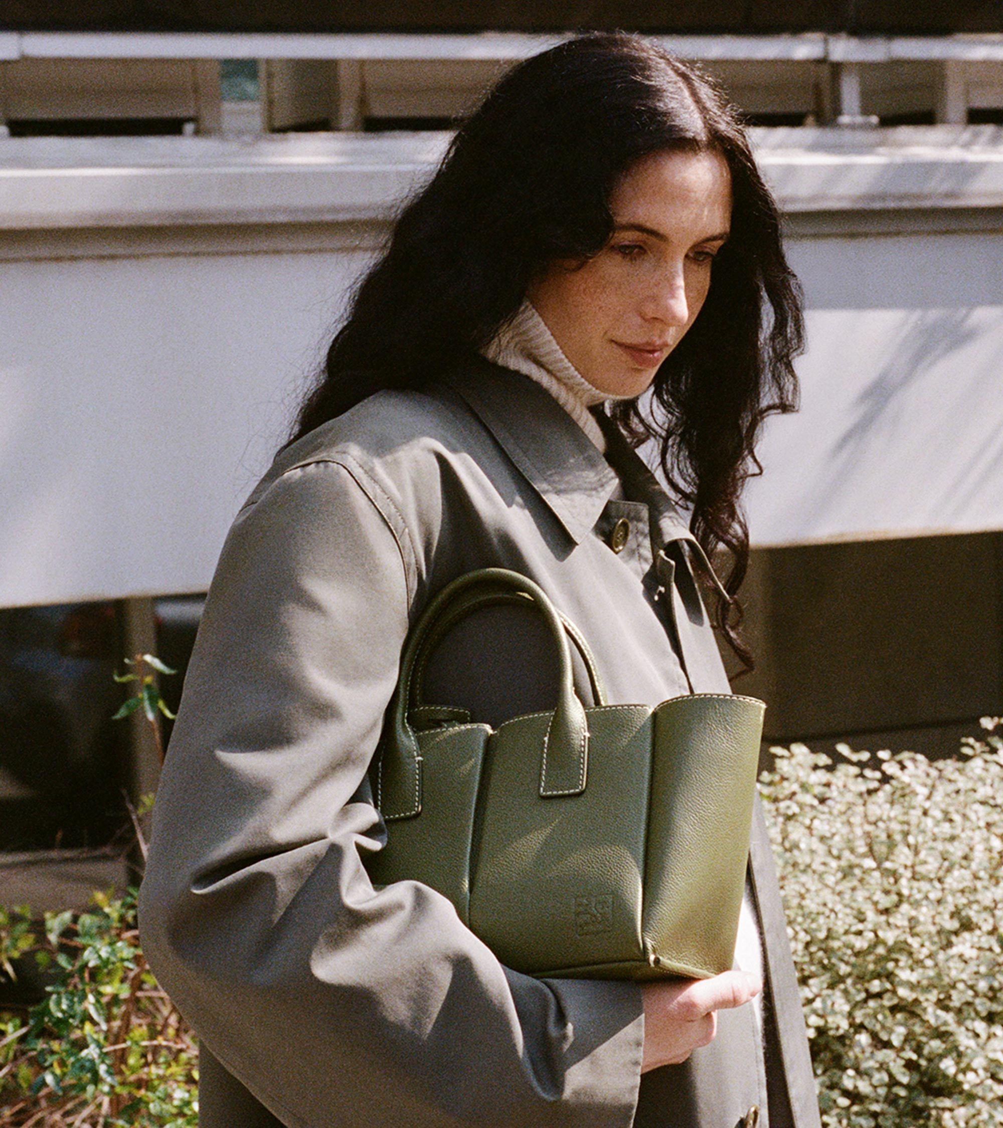 Kleine Elena Handtasche aus genarbtem Leder