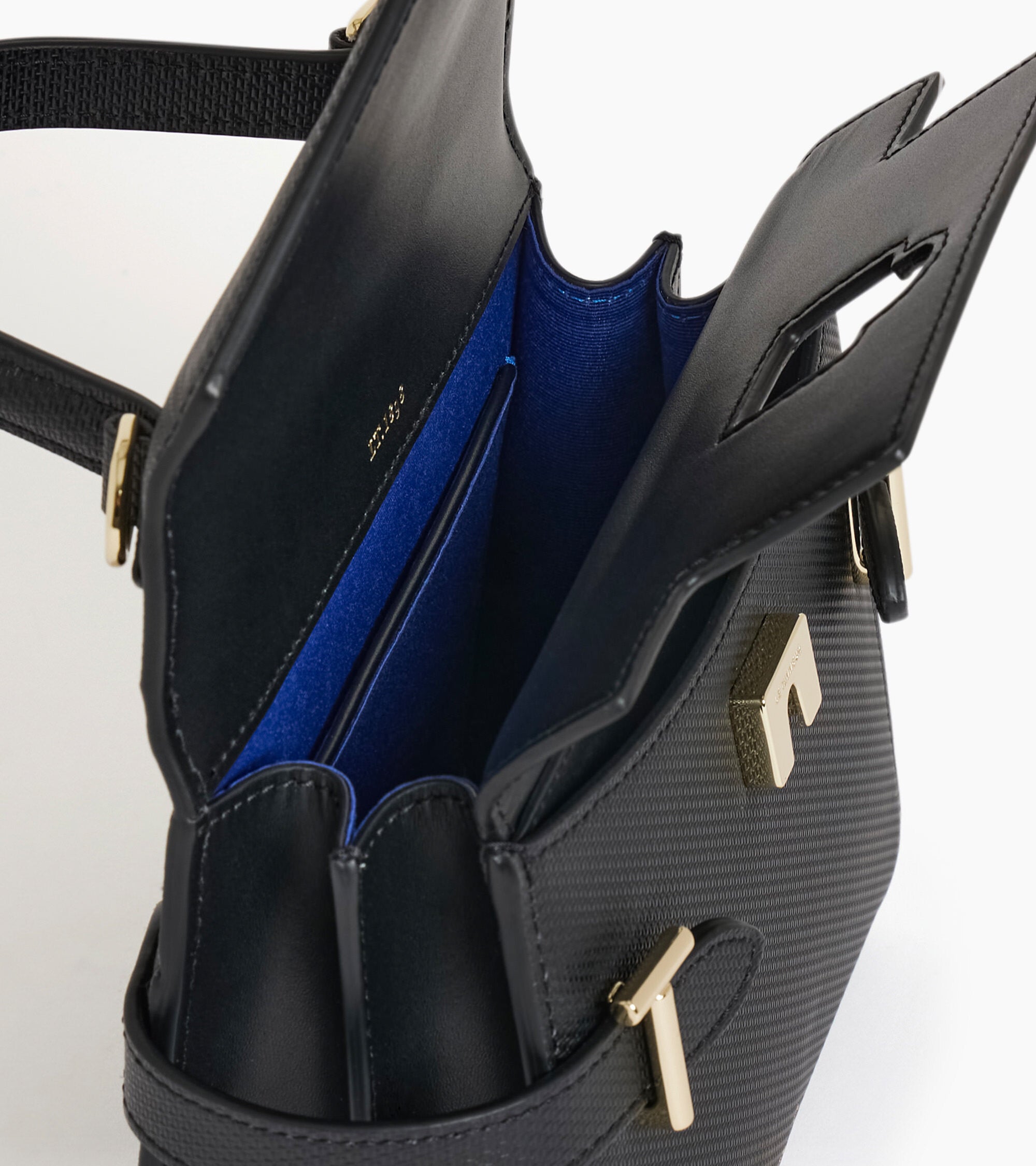 Kleine Handtasche Emilie aus T-Signaturleder mit Doppelklappe