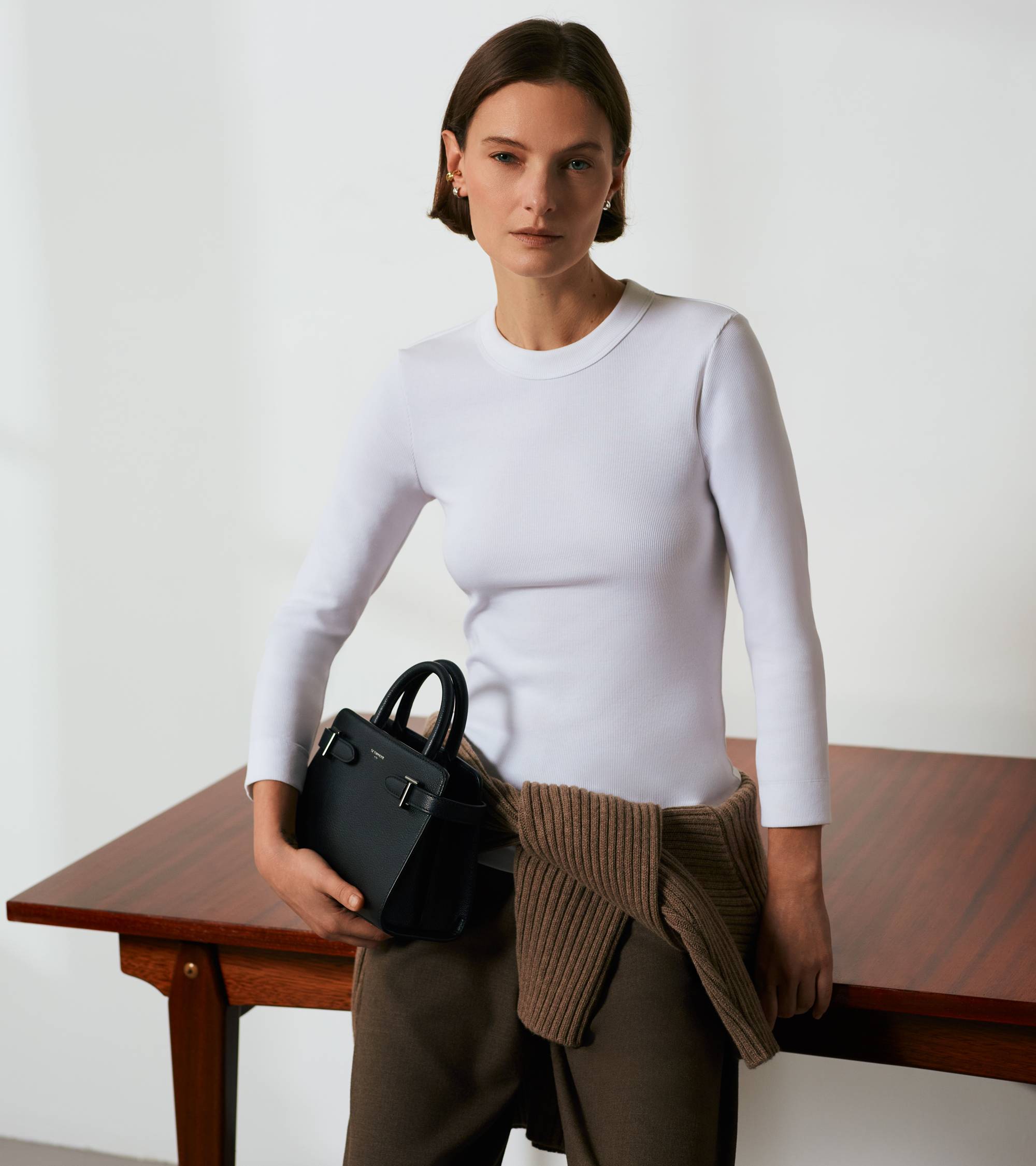 Kleine Handtasche Emilie aus genarbtem Leder mit Trageriemen