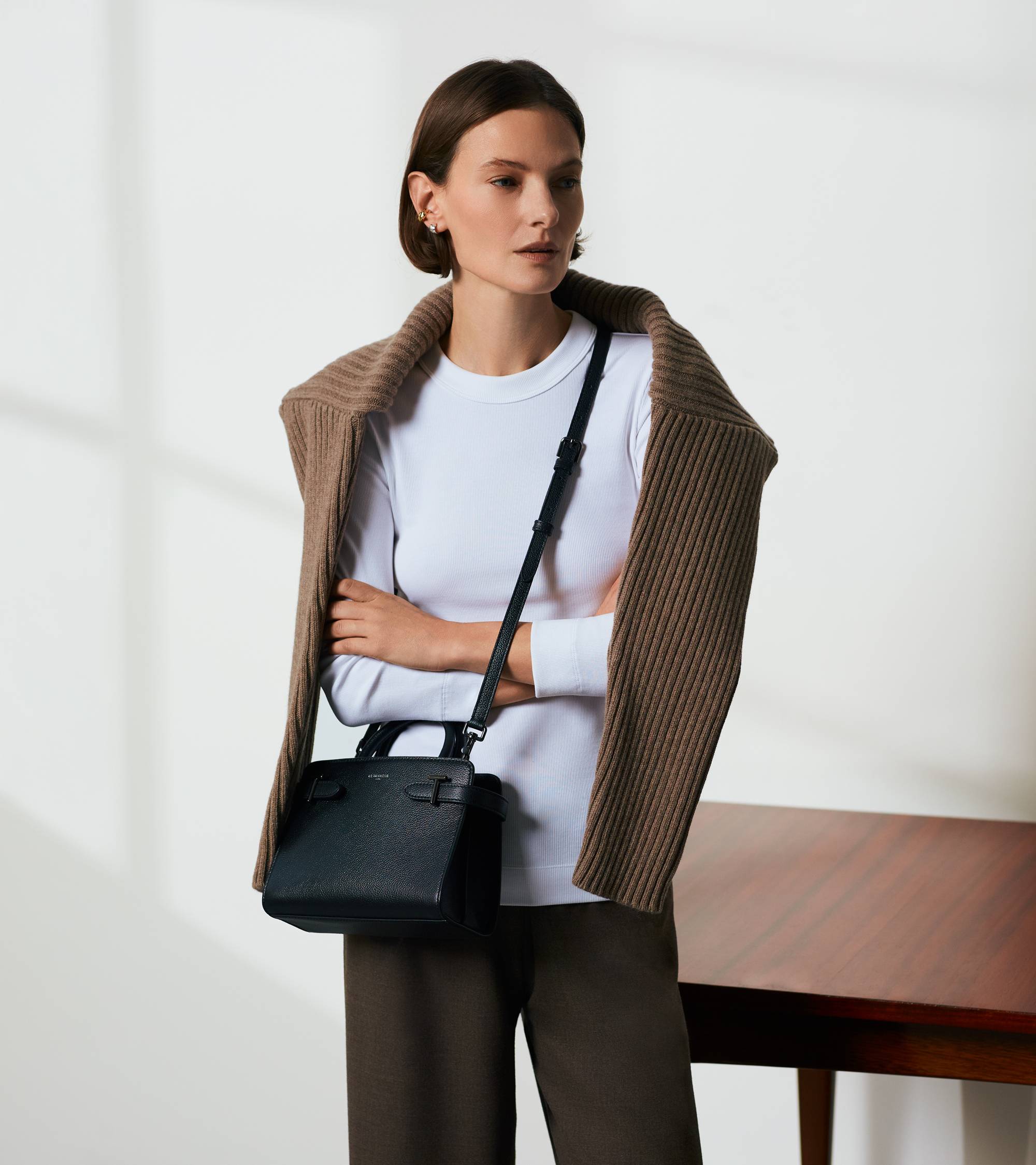 Kleine Handtasche Emilie aus genarbtem Leder mit Trageriemen