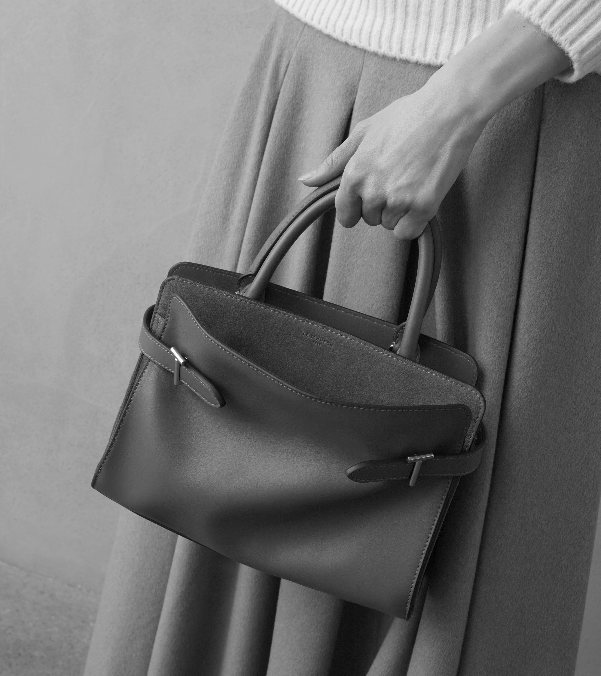 Mittelgroße Handtasche Emie aus Glattleder und Wildleder