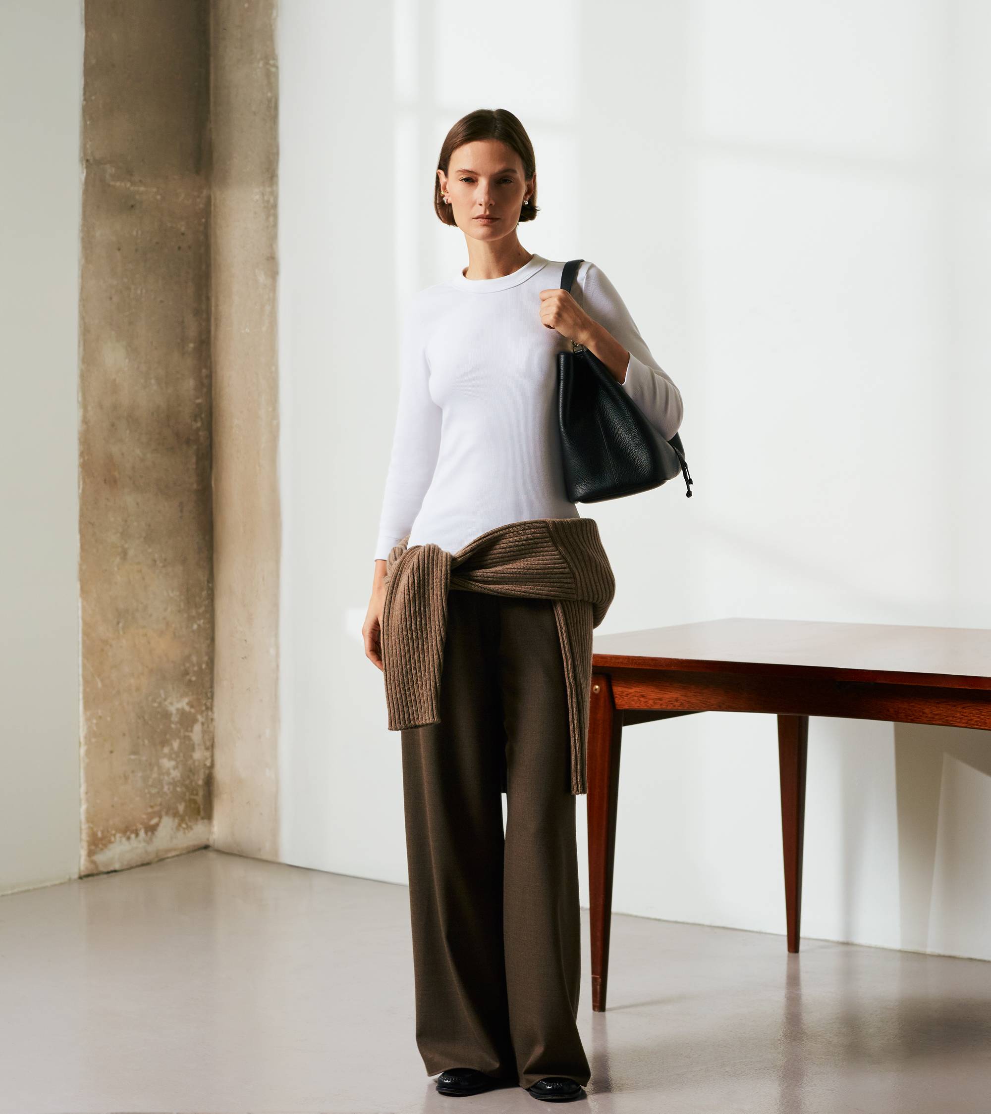 Große Bucket Bag Louise aus genarbtem Leder