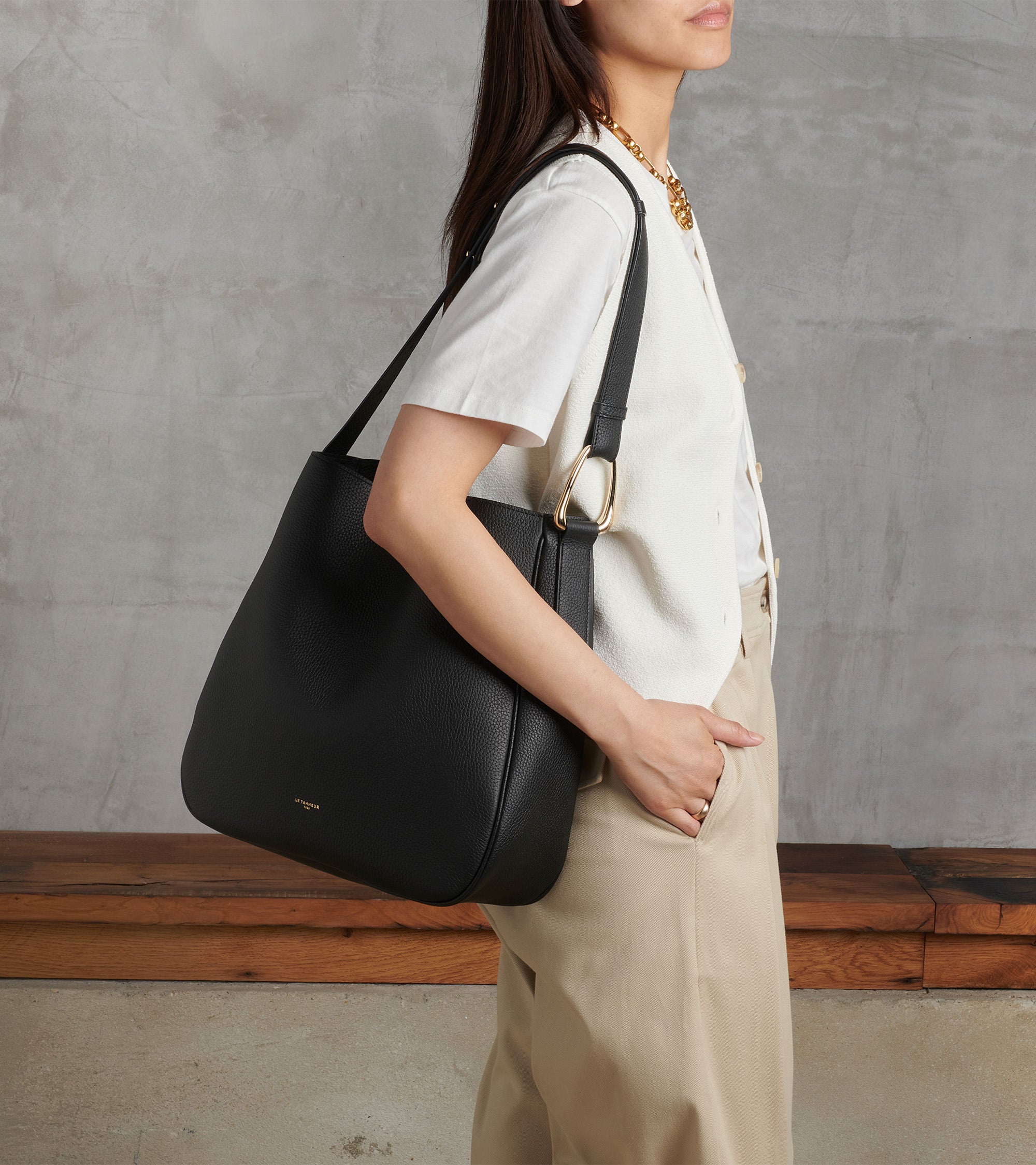 Große Hobo-Tasche Madeleine aus genarbtem Kalbsleder