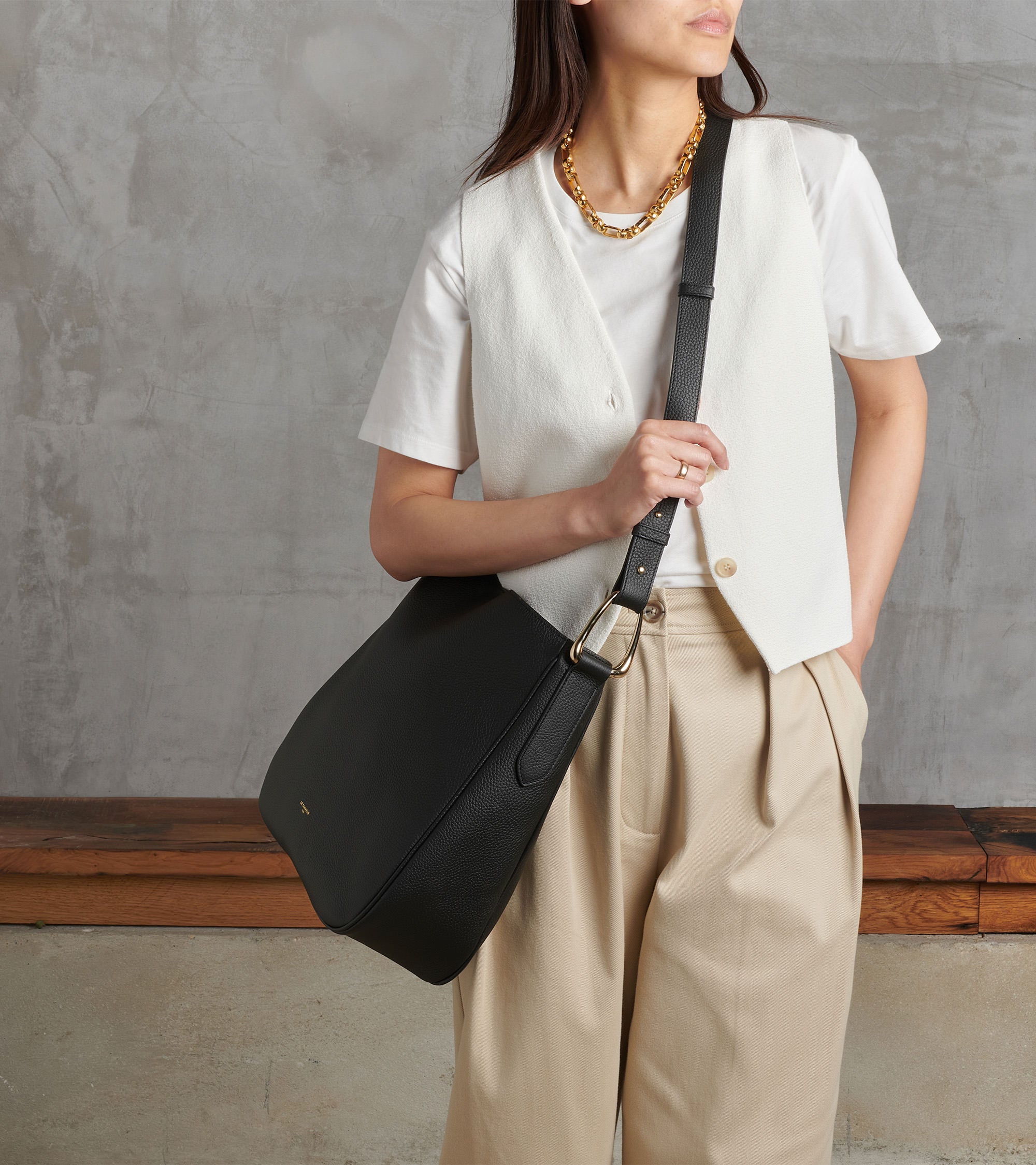 Große Hobo-Tasche Madeleine aus genarbtem Kalbsleder