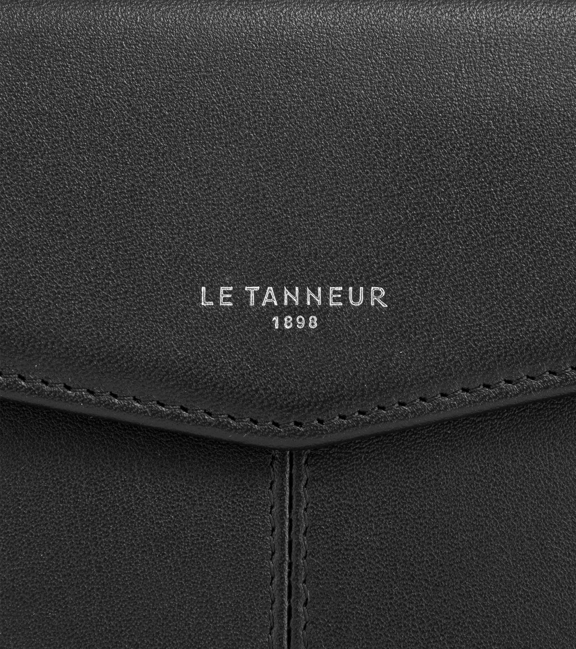 Mittelgroße Kuverttasche Charlotte aus Glattleder