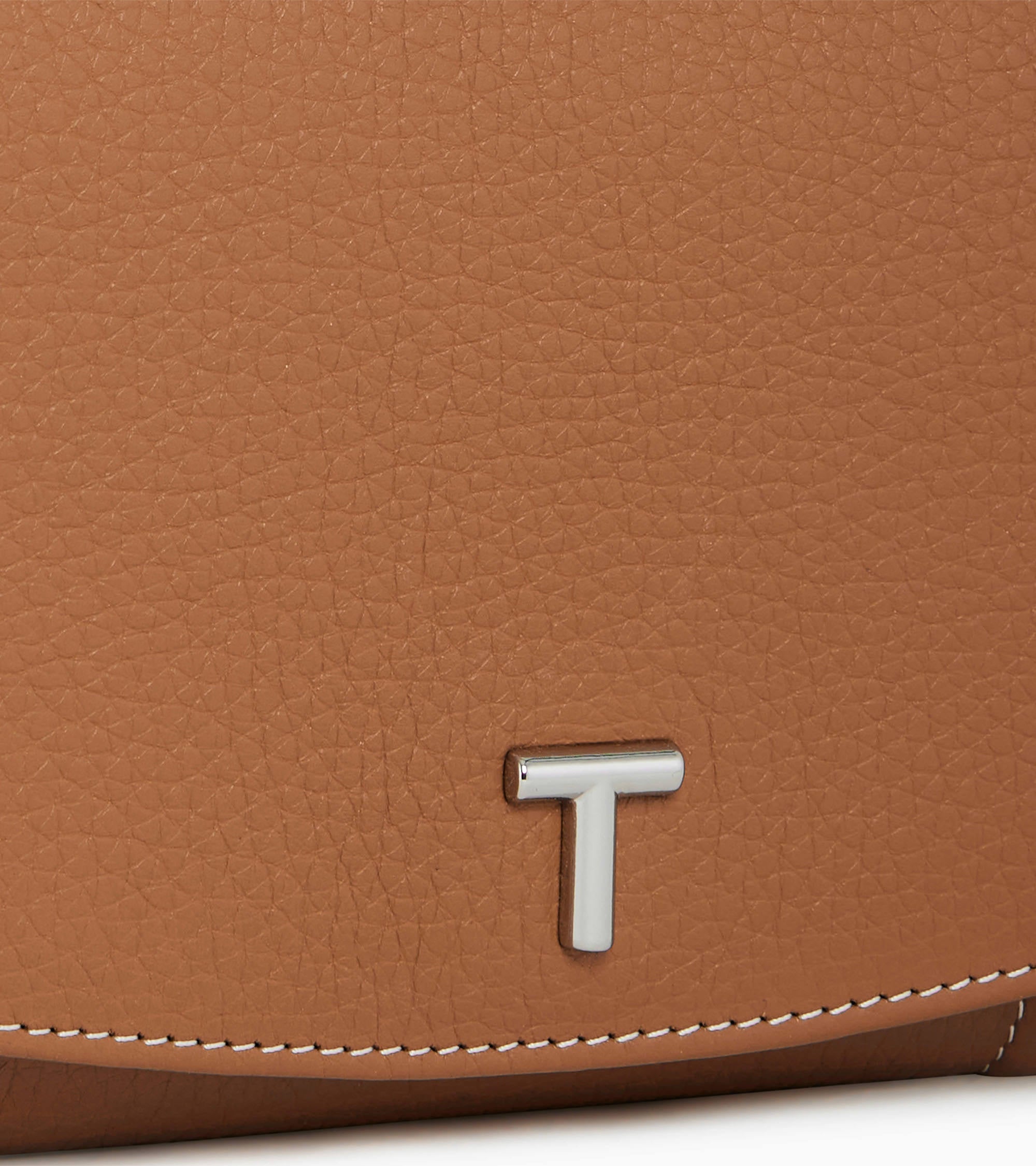 Große Romy Geldbörse mit Klappe aus genarbtem Leder