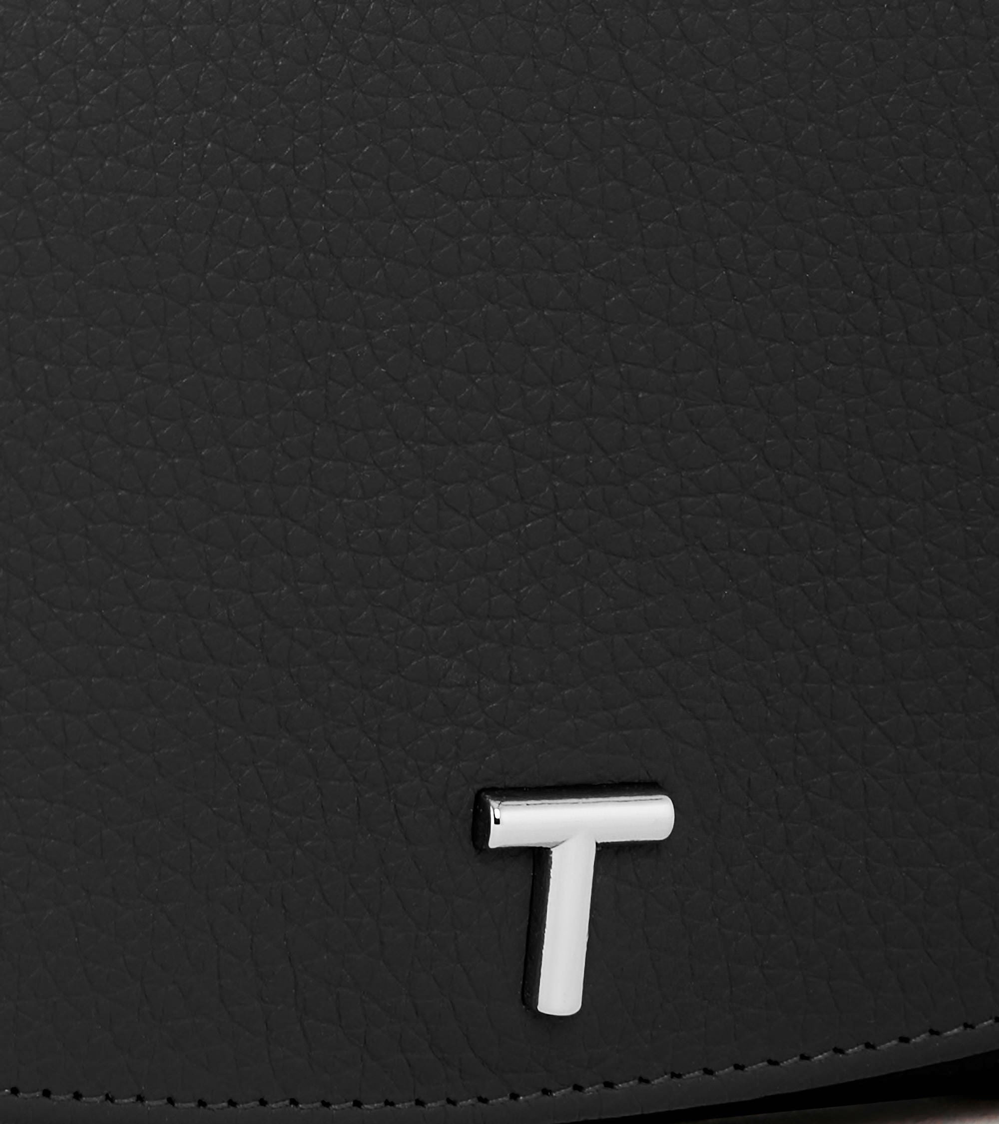 Große Romy Geldbörse mit Klappe aus genarbtem Leder