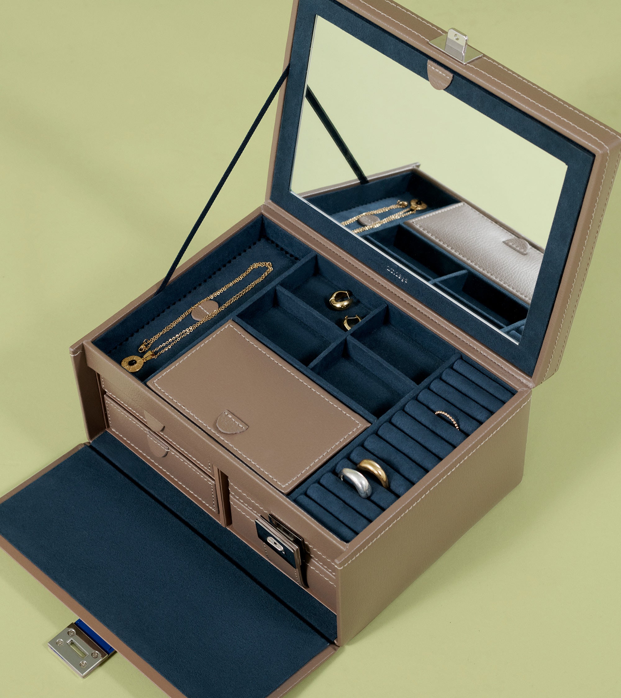 Großer Schmuckkasten aus Leder