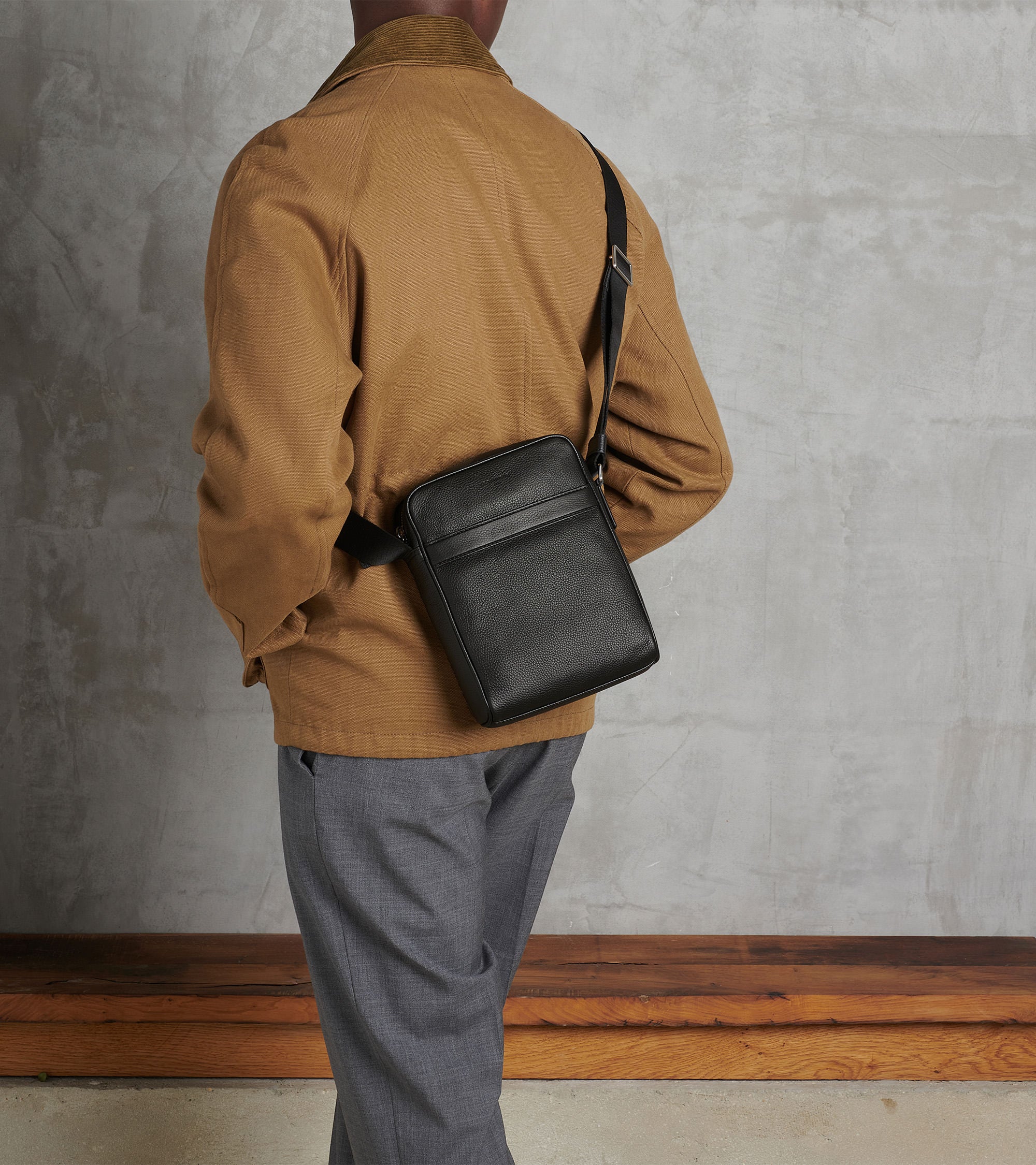 Medium cross body Charles pebbled leather bag