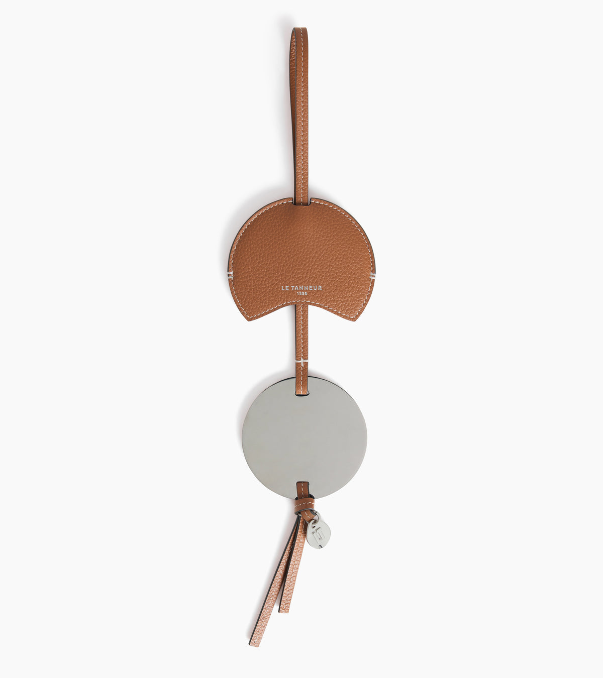 Spiegel mit Charms aus genarbtem Leder
