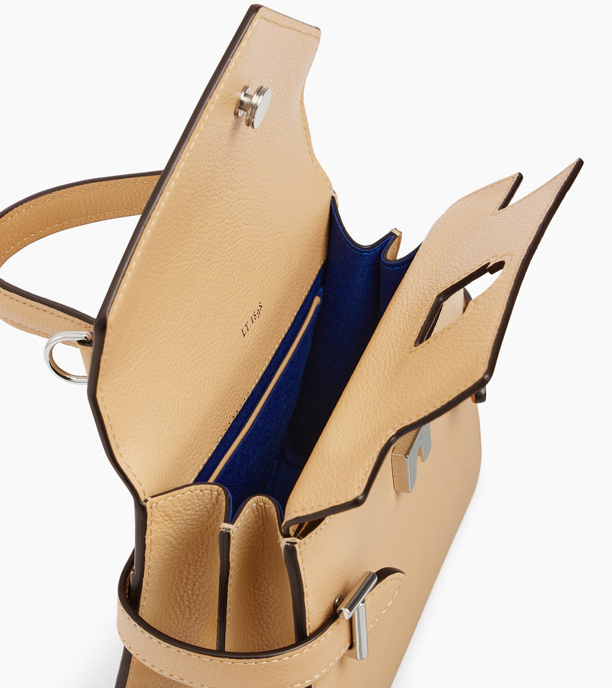 Kleine Handtasche Emilie aus genarbtem Leder mit Doppelklappe