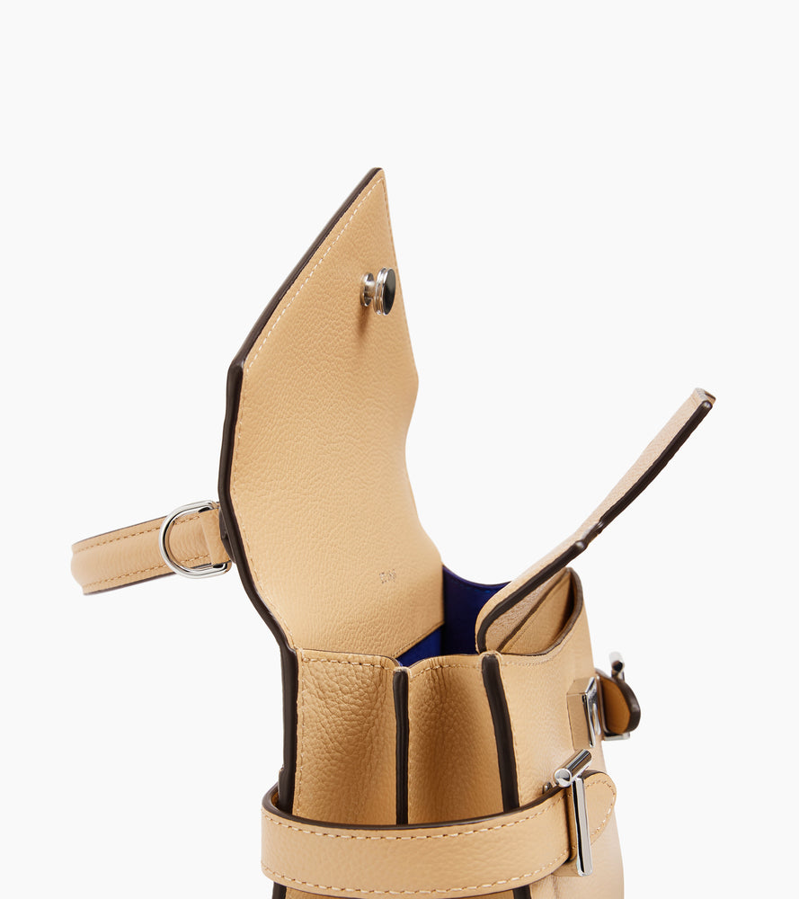 Kleine Handtasche Emilie aus genarbtem Leder mit Doppelklappe