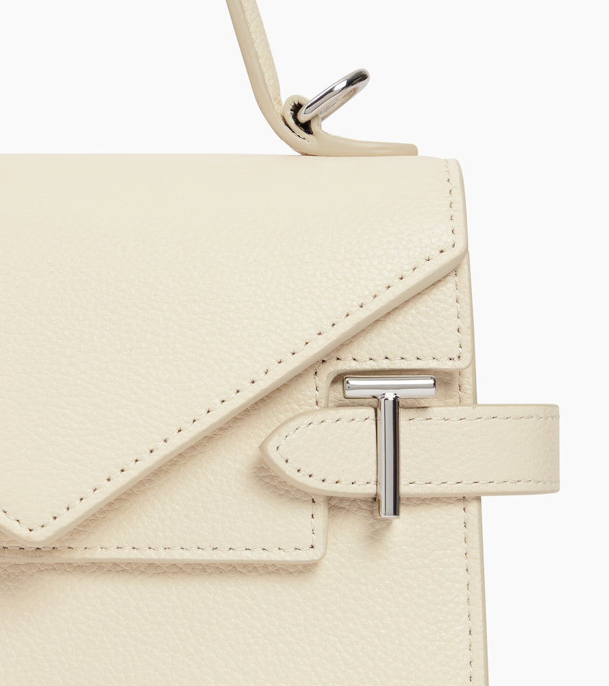 Kleine Handtasche Emilie aus genarbtem Leder mit Doppelklappe