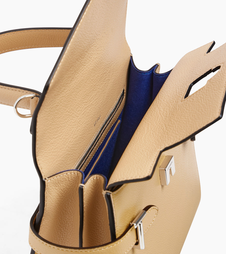 Mittelgroße Handtasche Emilie aus genarbtem Leder mit Doppelklappe