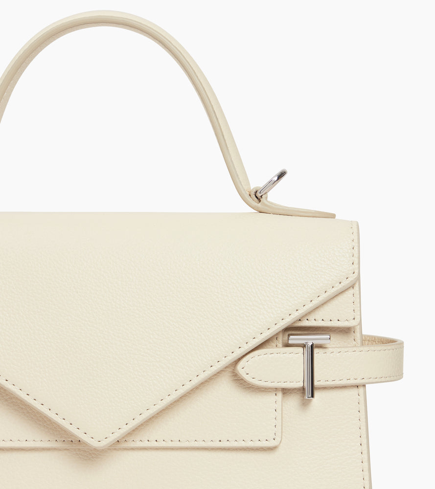 Mittelgroße Handtasche Emilie aus genarbtem Leder mit Doppelklappe