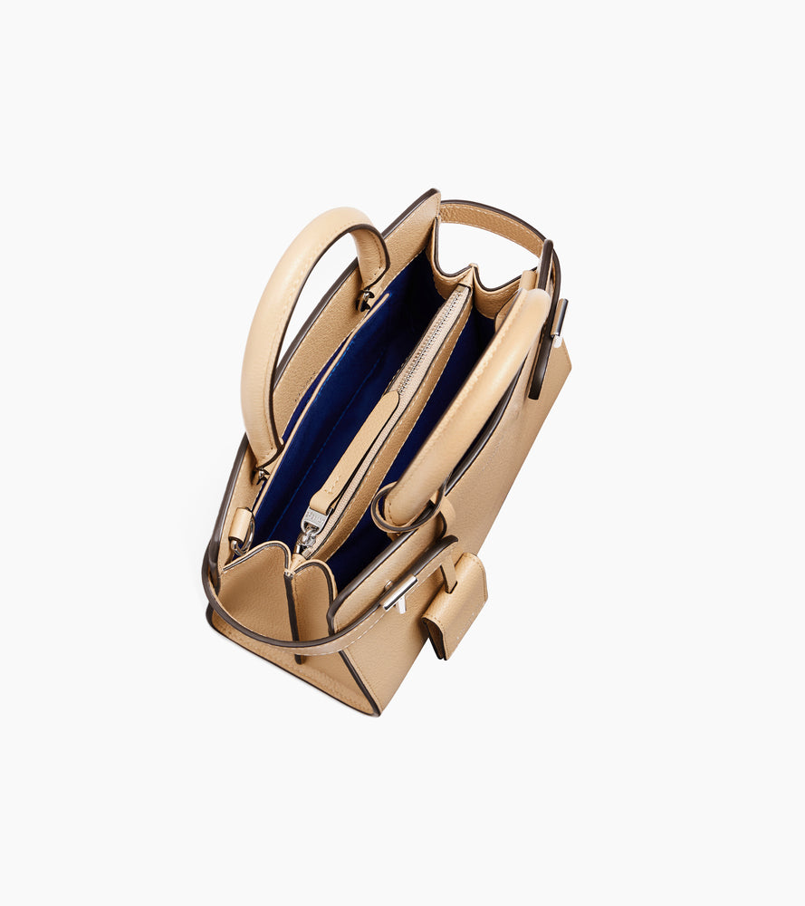 Kleine Handtasche Emilie aus genarbtem Leder mit Trageriemen