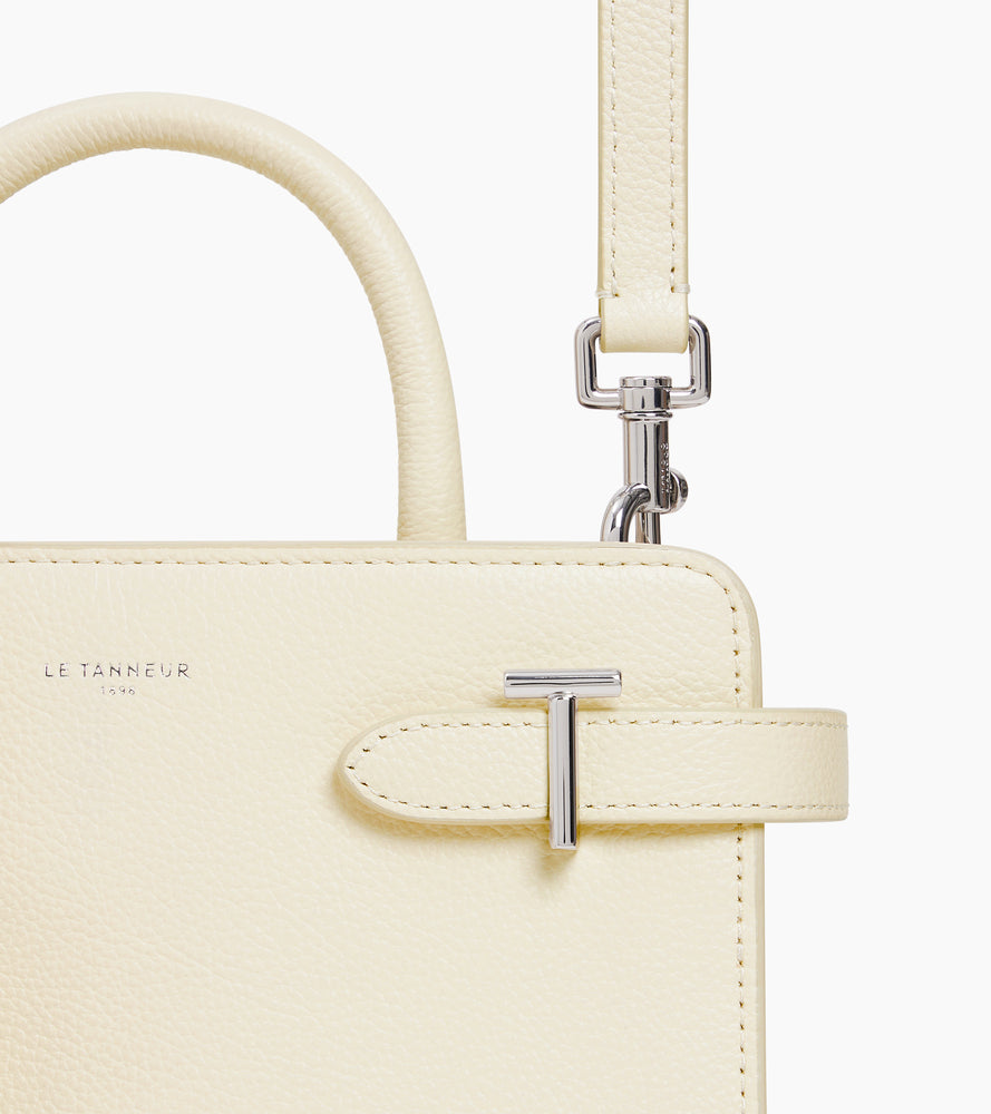 Kleine Handtasche Emilie aus genarbtem Leder mit Trageriemen