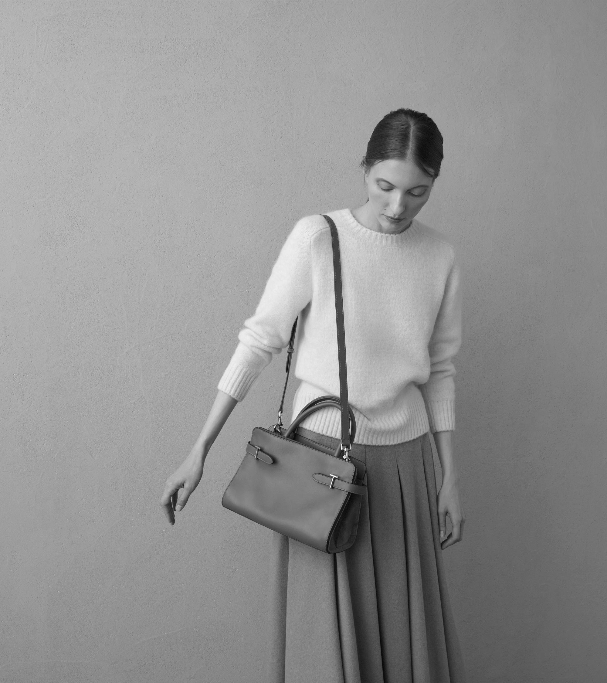 Bolso mediano modelo Emie de cuero flexible