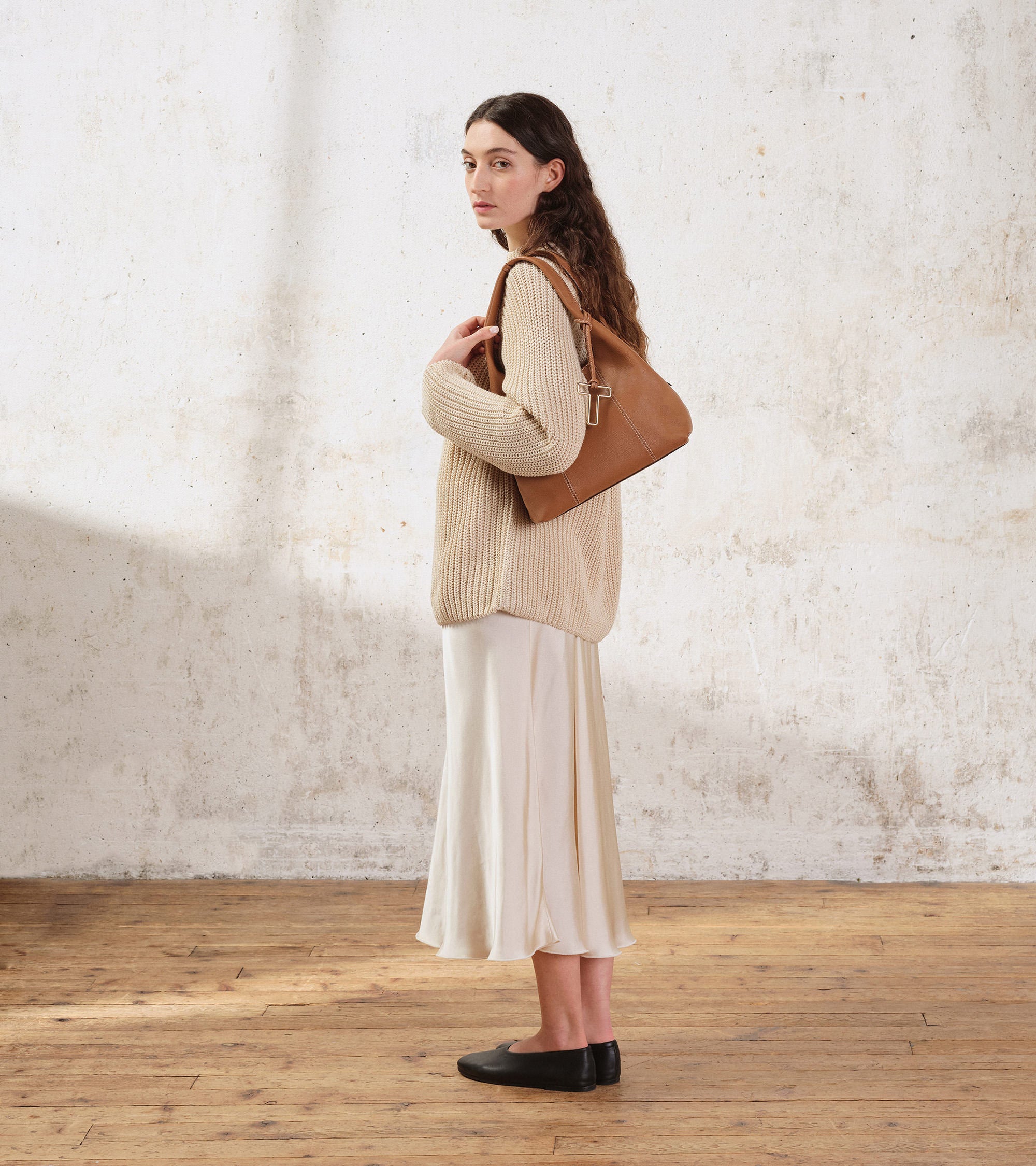 Bolso mediano Juliette de piel texturizada para llevar del hombro