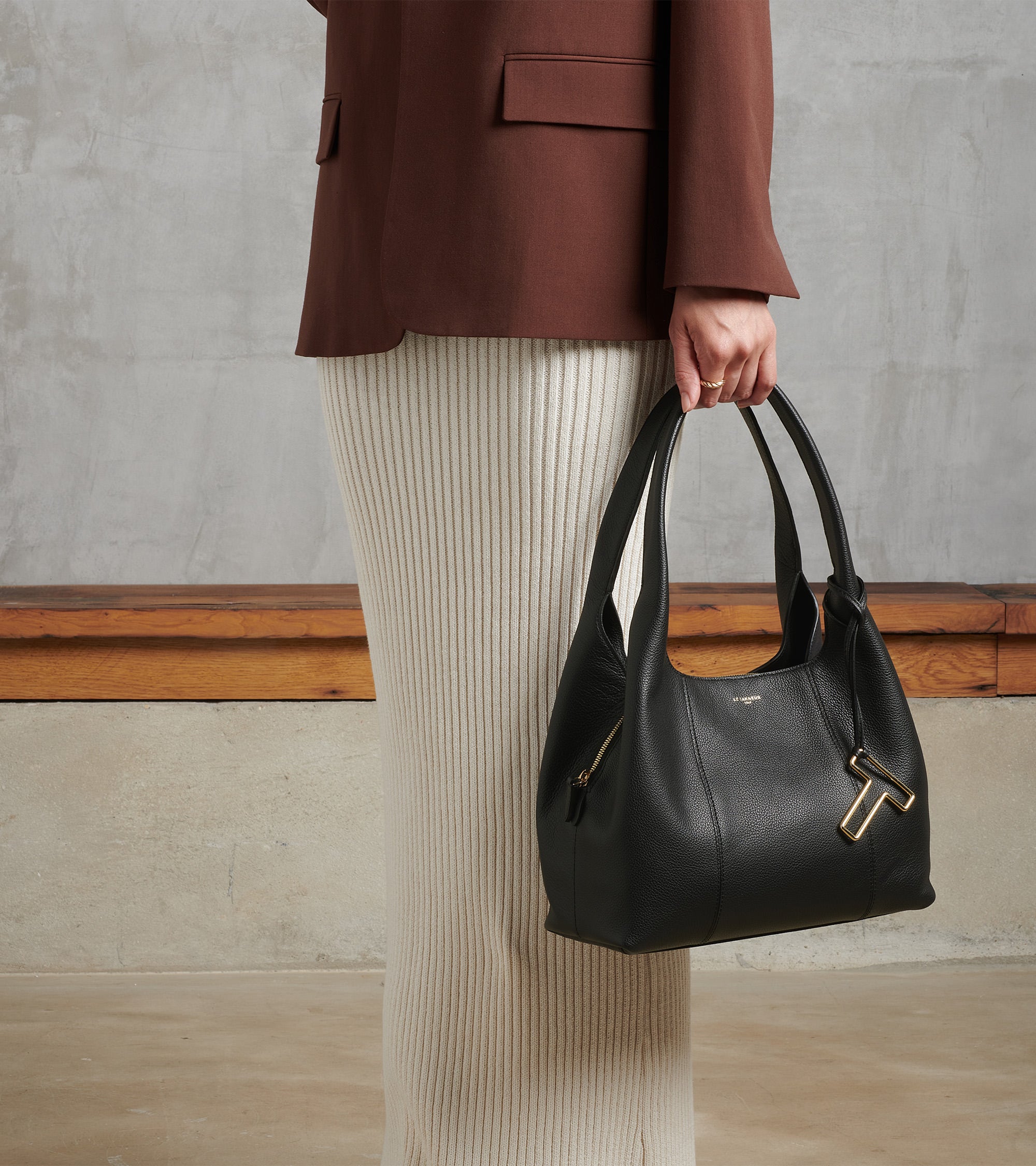 Medium Juliette pebbled leather shoulder bag