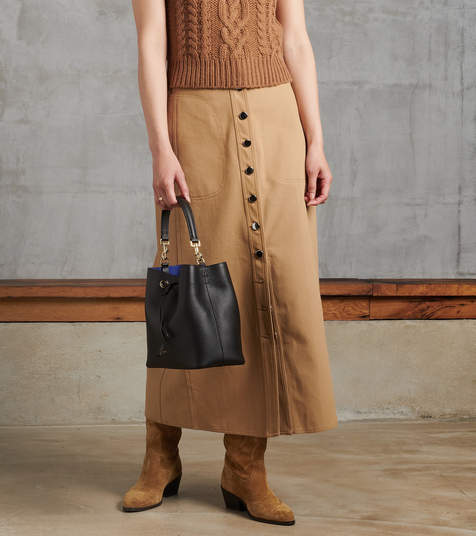 Louise bucket bag in pebbled leather