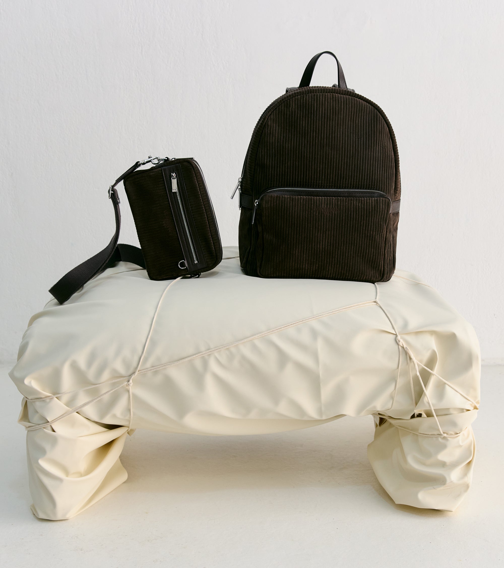 Petite sacoche Emile en cuir côtelé et lisse