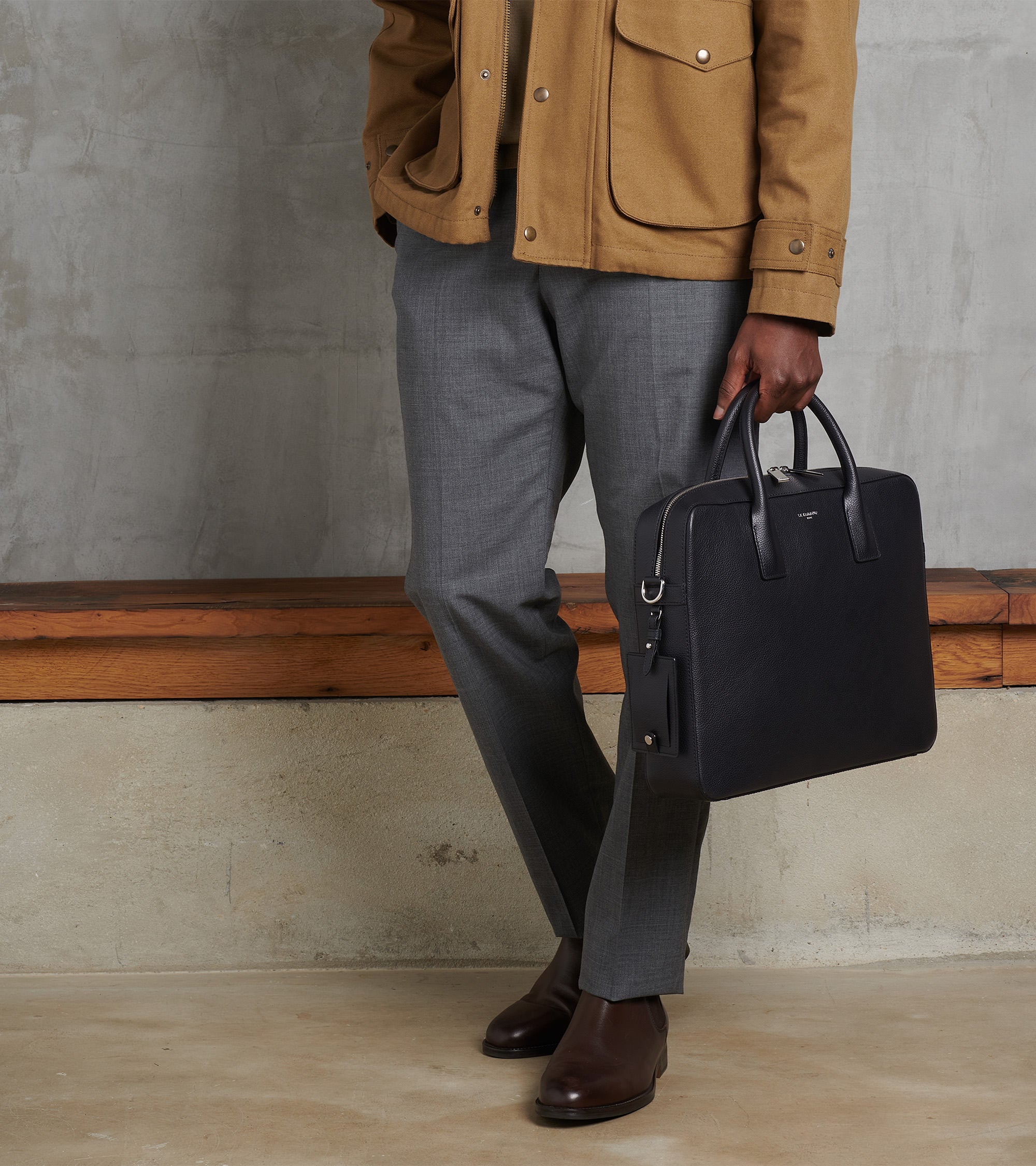 Emile 14 document holder in pebbled leather