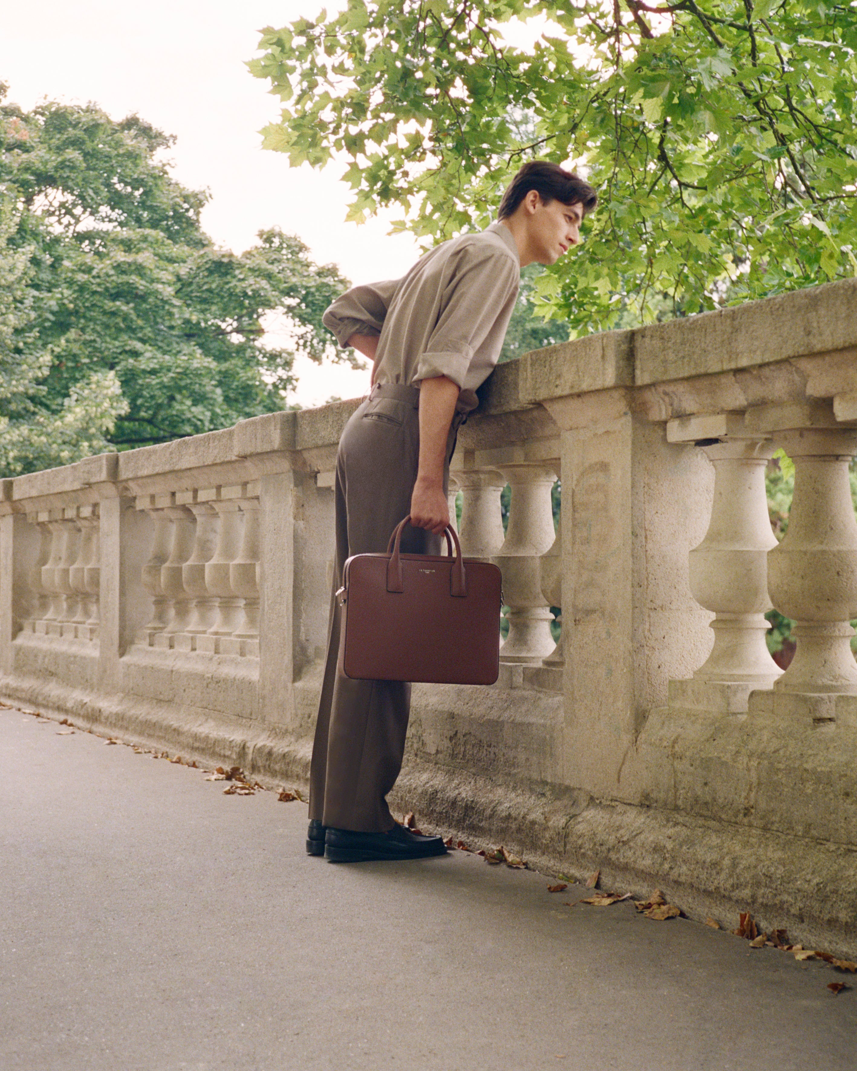 Dünne Aktentasche Emile 14 Zoll aus T-Signaturleder