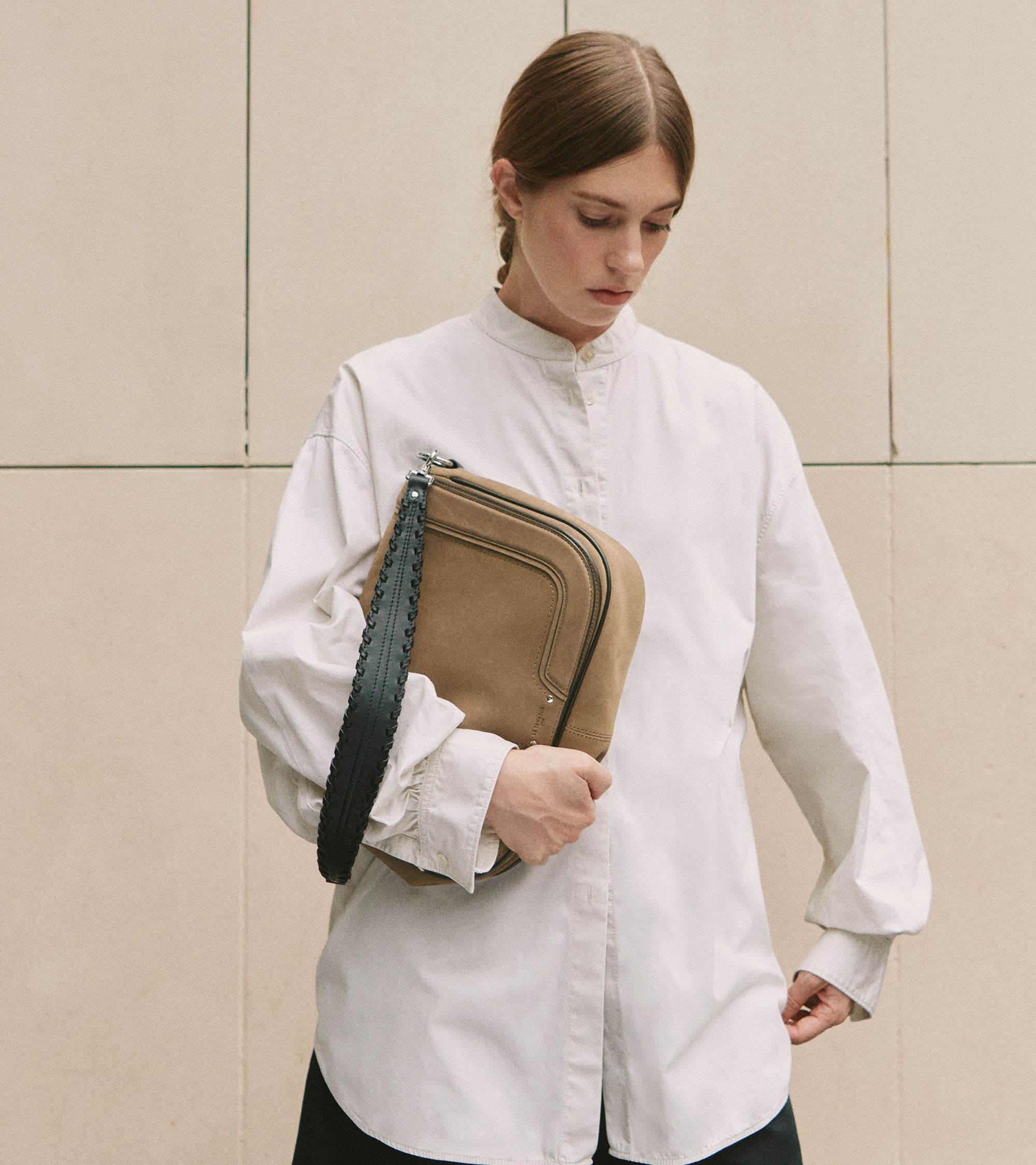 Grand sac bandoulière Ella en cuir lisse et nubuck
