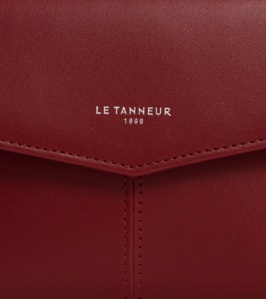 Mittlere Umschlagtasche Charlotte aus glattem Leder
