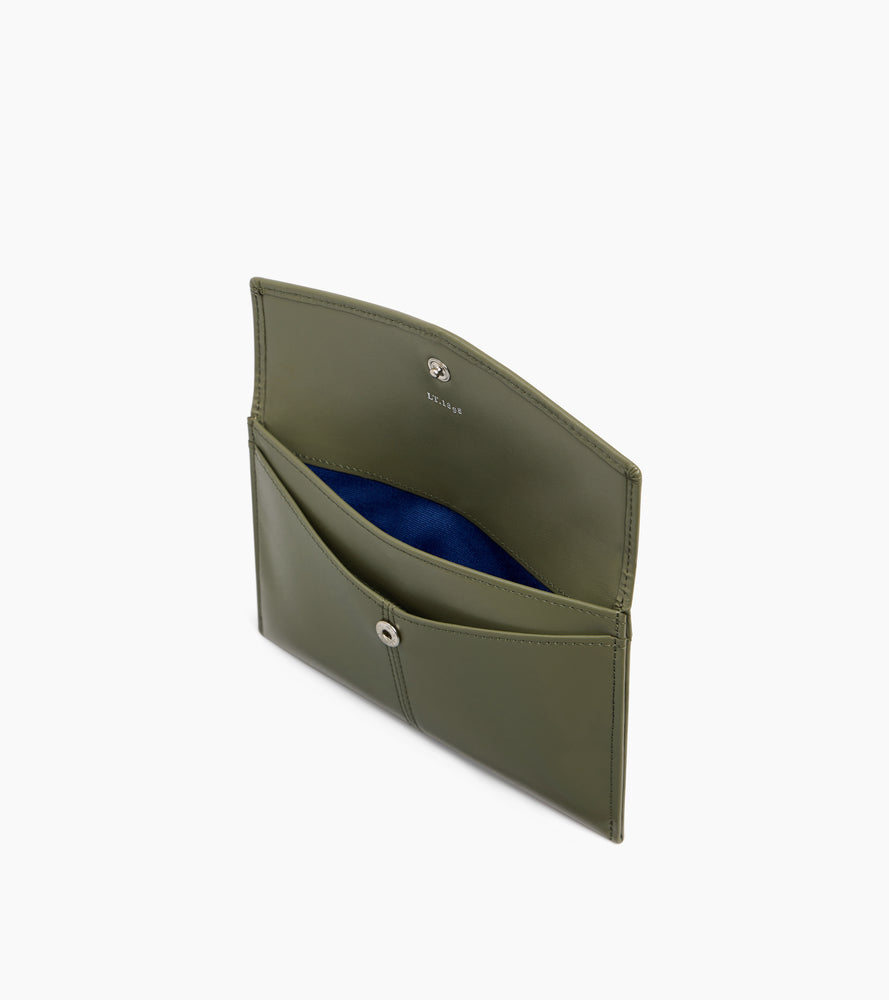Mittlere Umschlagtasche Charlotte aus glattem Leder